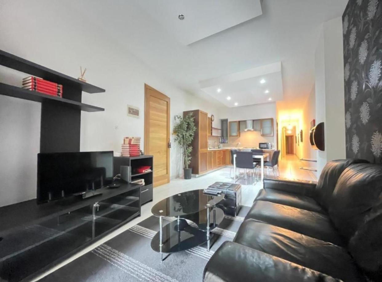 Bugibba Central Modern Apartment Сейнт Полс Бей Екстериор снимка